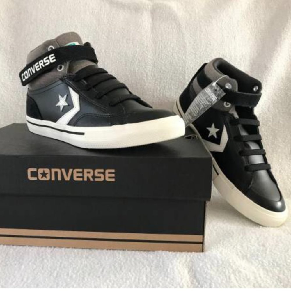 NWT Converse Pro Blaze Strap HI Black/Storm Sneaker Size 4 Boys/Junior